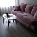 Spacious 1Bedroom Apartment, W Free Parking, W Pet