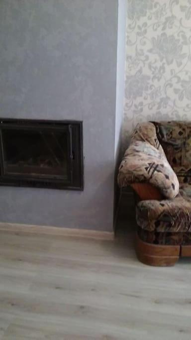 Spacious 1bedroom Apartment, W Free Parking, W Pet